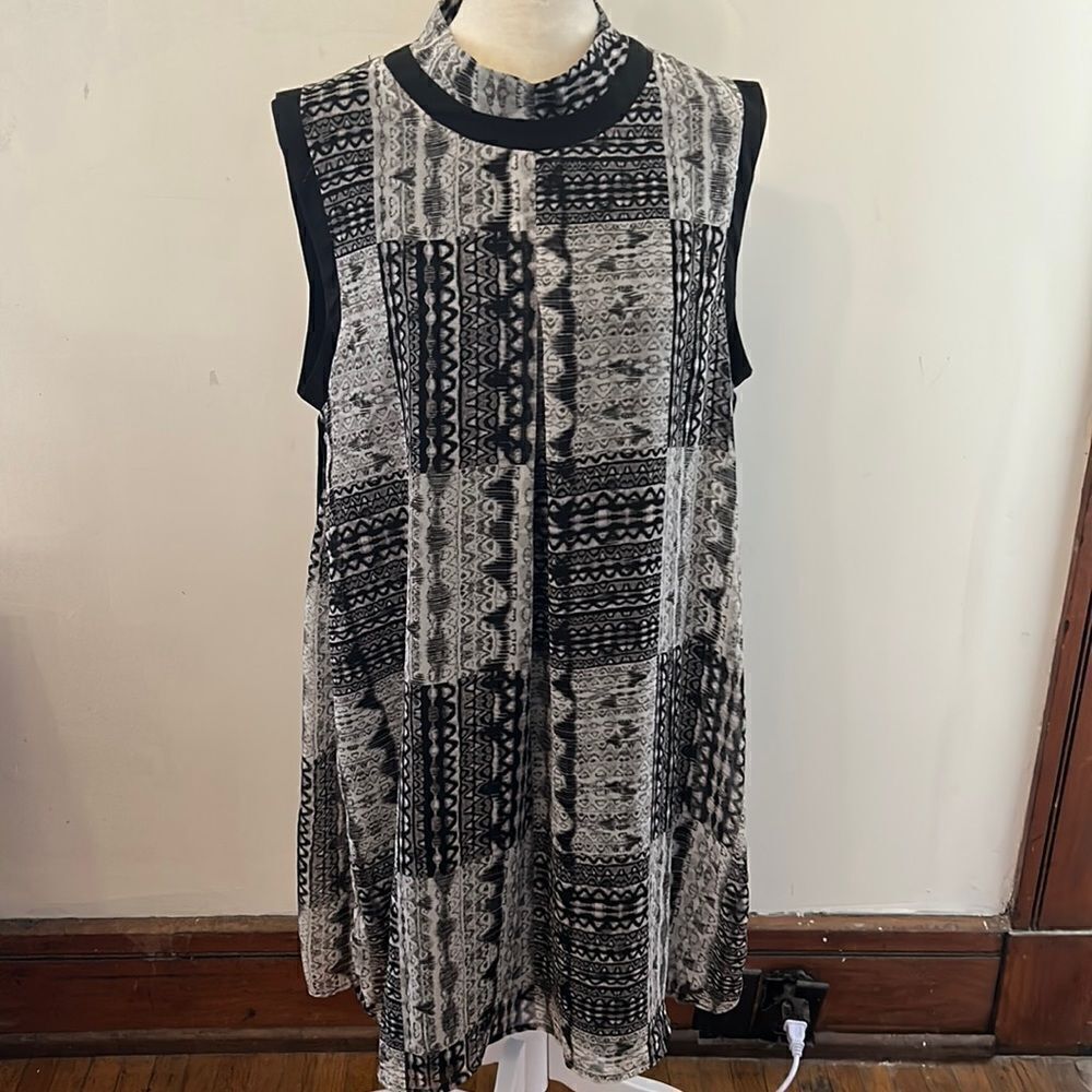 BCBGeneration black gray patterned sleeveless dress Size L